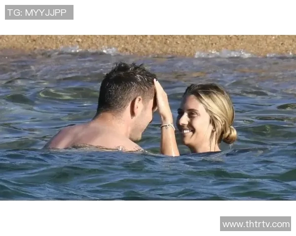 足球明星的超模妻子盘点谁是场外的时尚女神